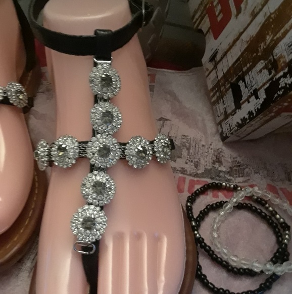 Gorgeous Jeweled Sandals *NWOT - Picture 3 of 4